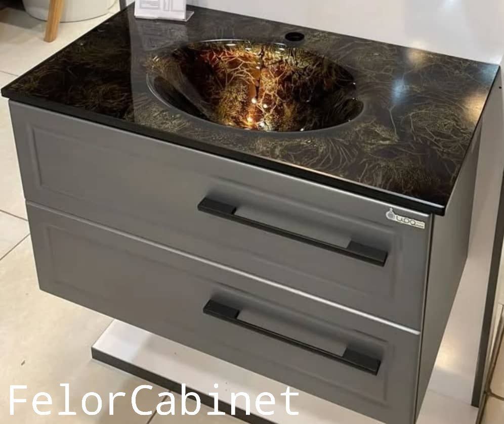 کابینت روشویی پی وی سی مدل 1061 با صفحه روشویی شیشه‌ای مشکی طلایی